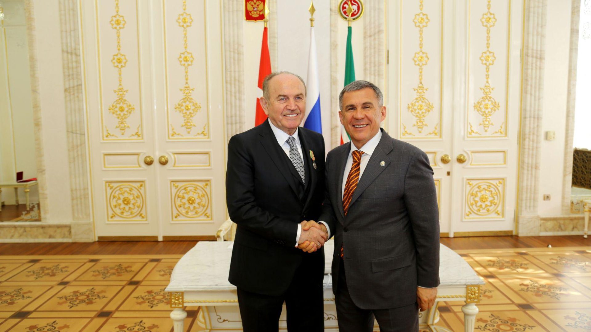 uclg-baskani-kadir-topbasa-tataristan-devlet-madalyasi-verildi-ar_resmi_1Leg7