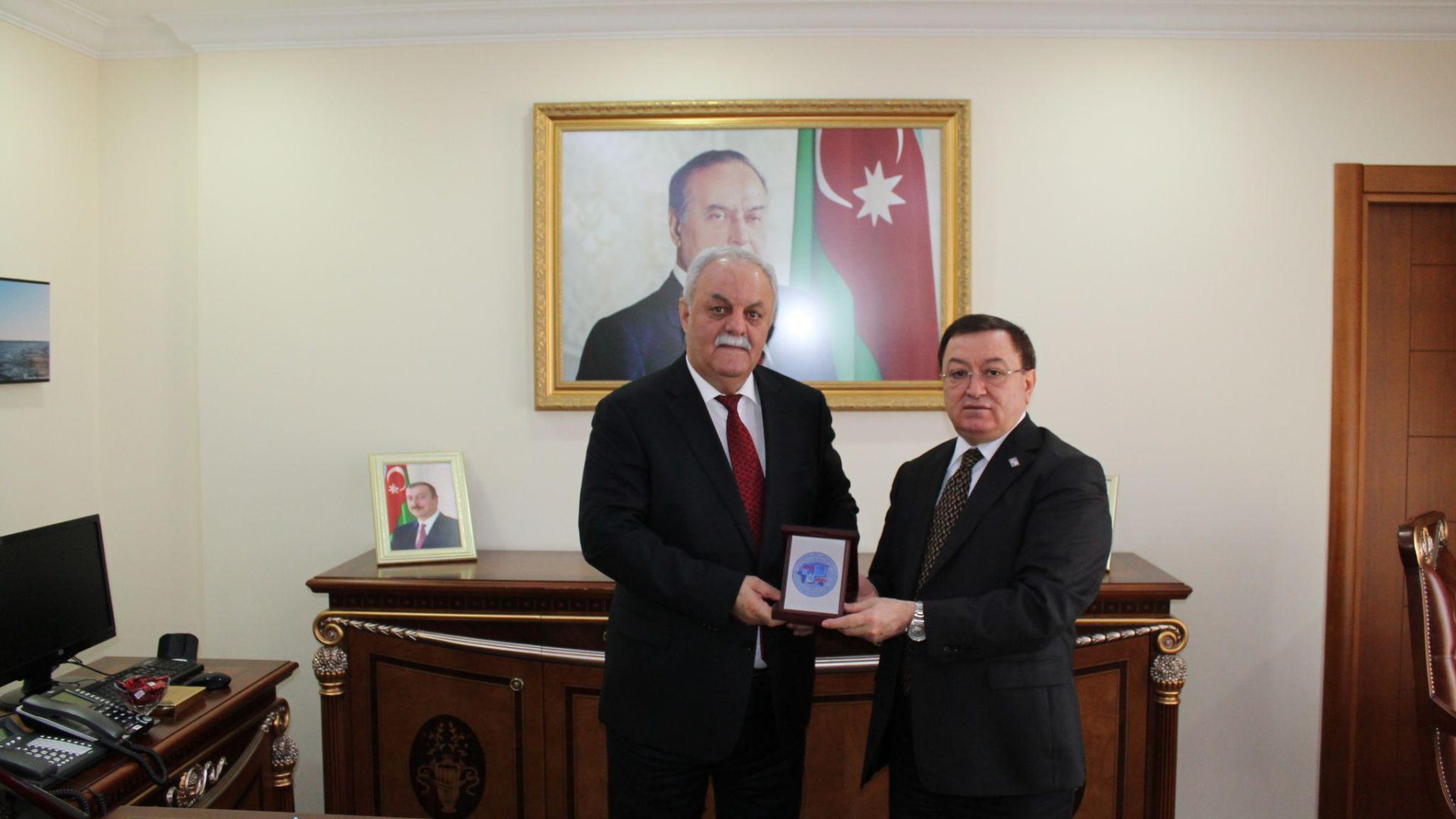 uclg-mewa-genel-sekreteri-azerbaycan-baskonsolosunu-ziyaret-etti-ar_resmi_PK5bC-3 uclg-mewa-genel-sekreteri-azerbaycan-baskonsolosunu-ziyaret-etti-ar_resmi_PK5bC-3