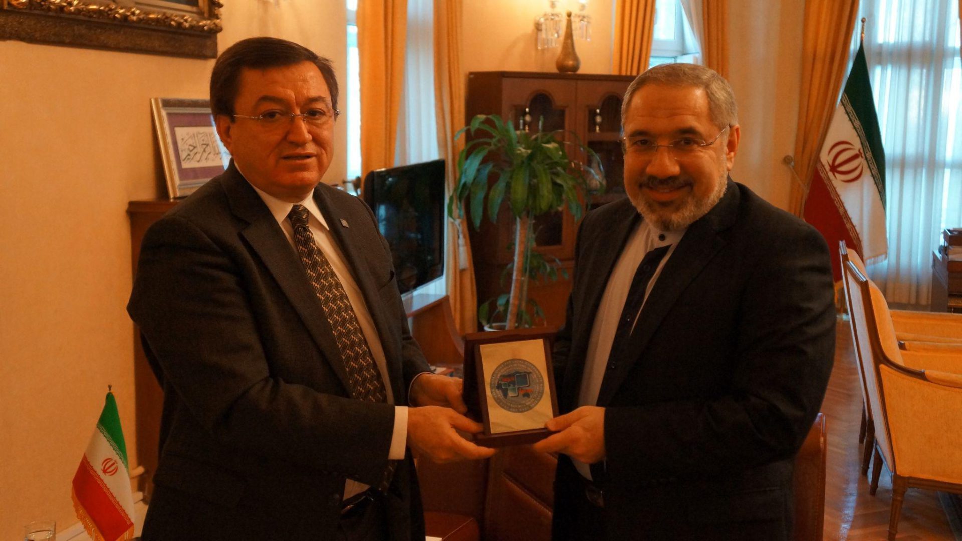 uclg-mewa-genel-sekreteri-iran-baskonsolosunu-ziyaret-etti-ar_resmi_ZZAvZ-1